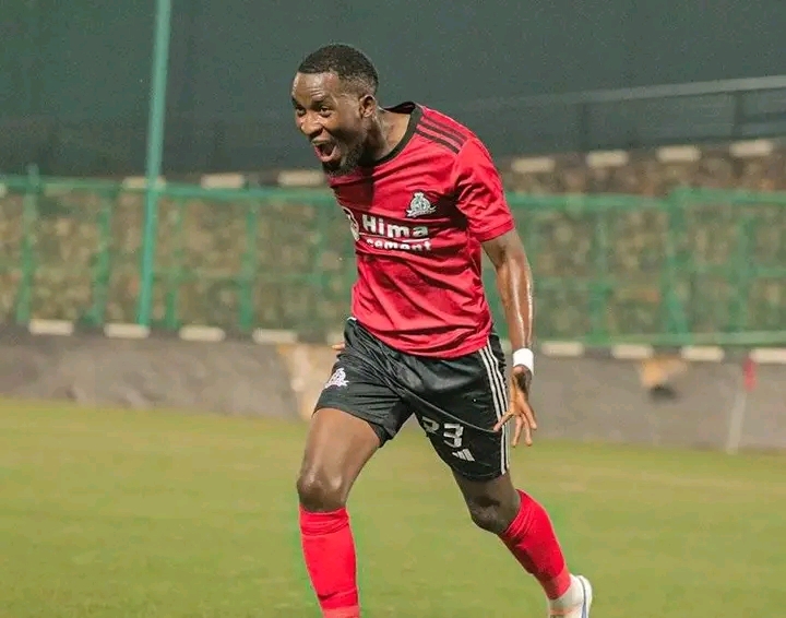 Vipers narrowly overcome Maroons to maintain lead at the top